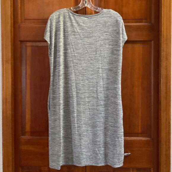 Time and Tru Gray Dress With Pockets - Loose and stretchy - Size Medium - Picture 2 of 7